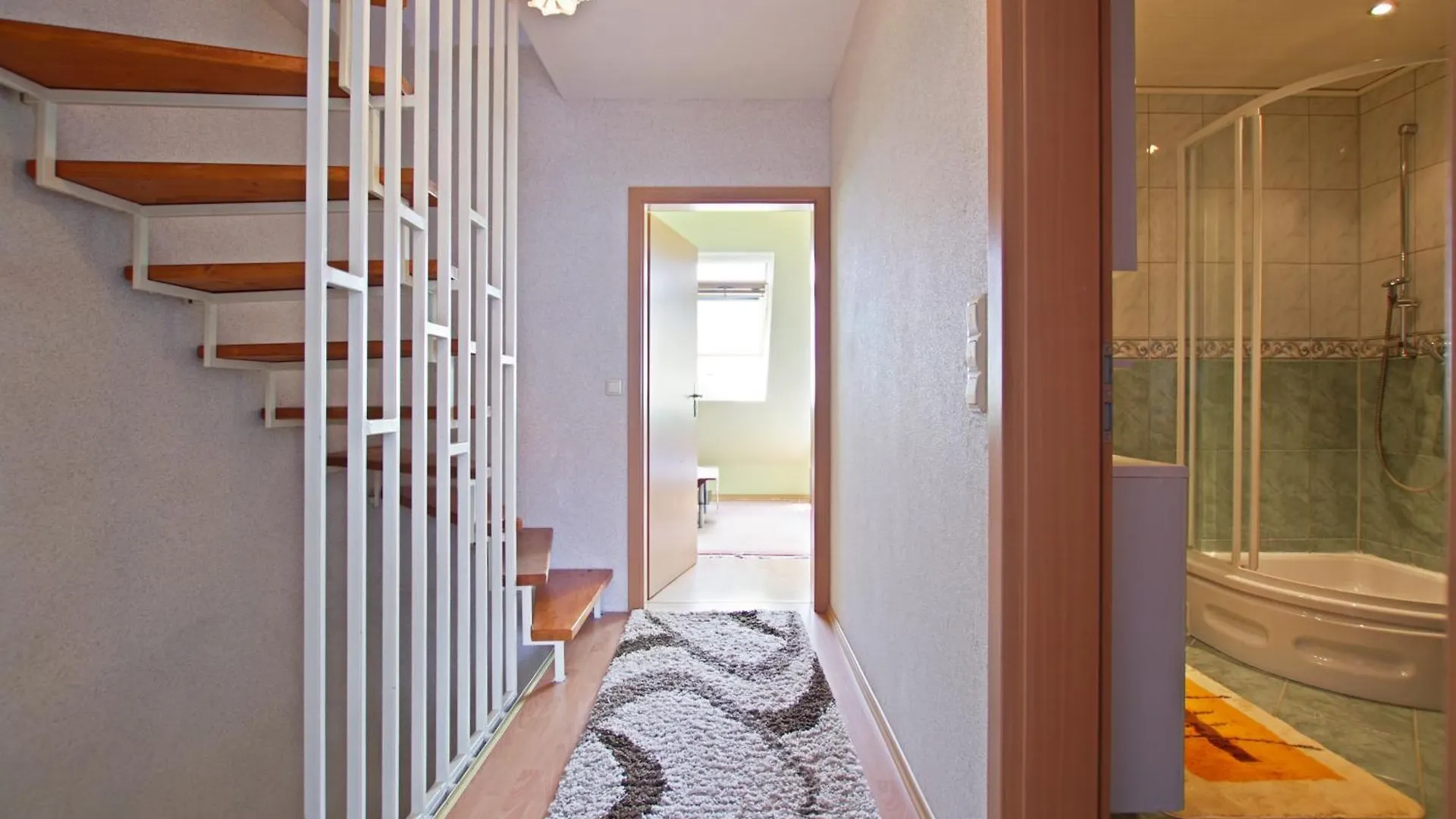 Pansiyon Private Rooms Hannover - Room Agency Almanya